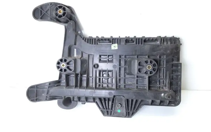 Volkswagen Touran I (2003 - 2010) 1K0915333H Площадка аккумулятора — фото 3