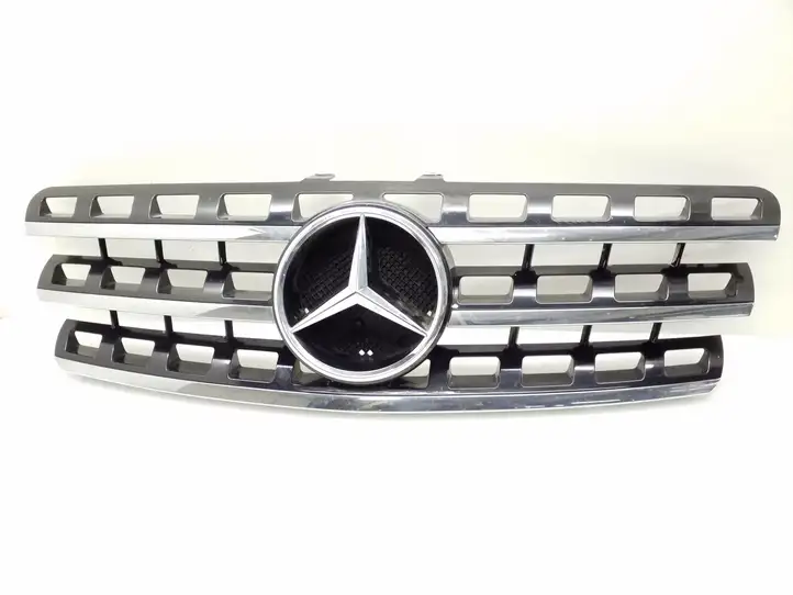 Mercedes-Benz ML W164 (2005 - 2011) A1648801985 Верхняя решетка радиатора — фото 1