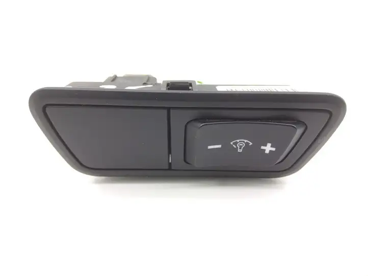 Hyundai ix35 (2009 - 2013) 937002S9109P Включатель освещения интерьера — фото 1