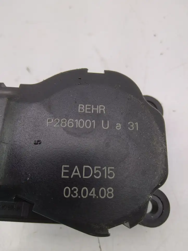 Citroen C5 (2004 - 2008) P2861001U Двигатель задвижки потока воздуха — фото 2