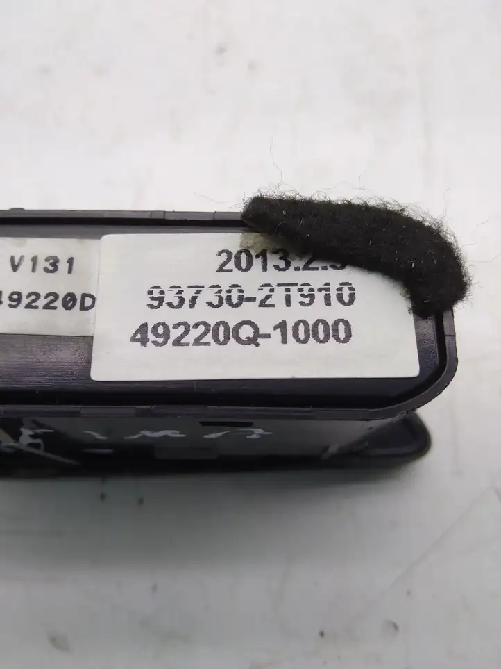 Kia Optima (2010 - 2013) 937302T910 Включатель обогрева — фото 4