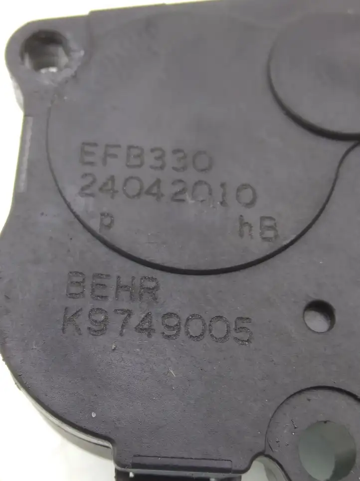 BMW 5 F10 F11 (2009 - 2016) 24042010 Двигатель задвижки потока воздуха — фото 3