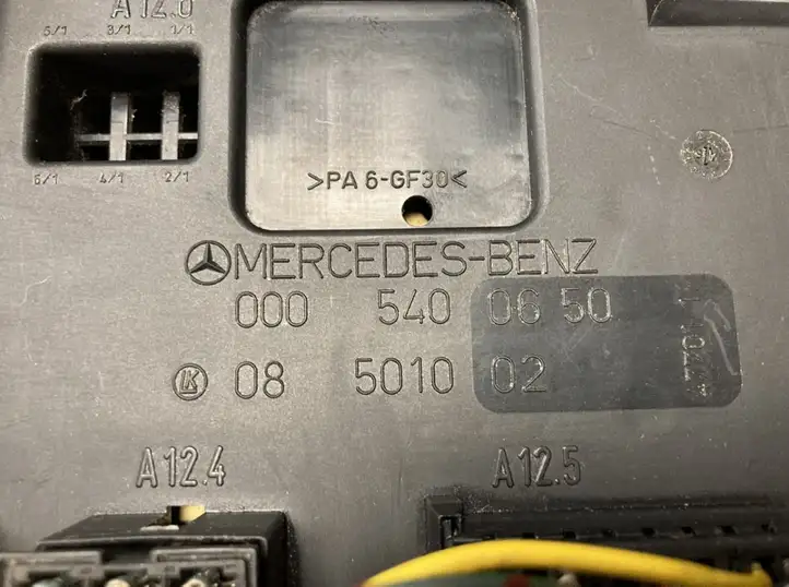 Mercedes-Benz Sprinter W901 W902 W903 W904 (1995 - 2007) 0005400650 Блок предохранителей (комплект) — фото 2