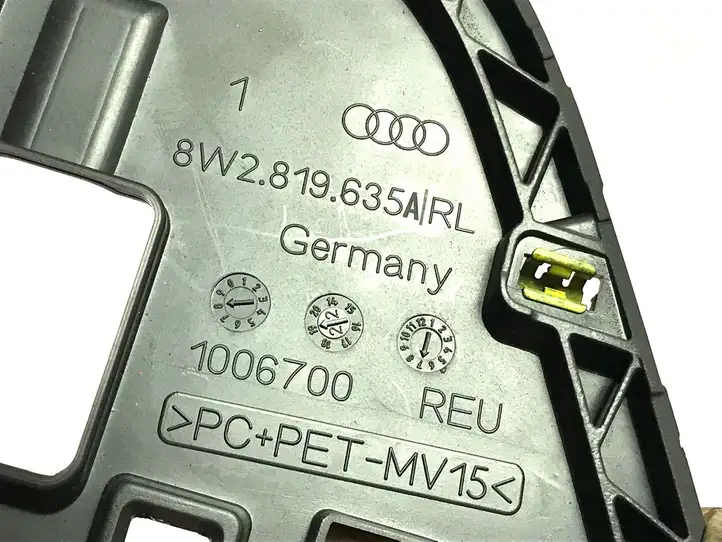 Audi A4 S4 B9 8W (2019 - ) 8W2819635A Рамка центрального динамика — фото 6