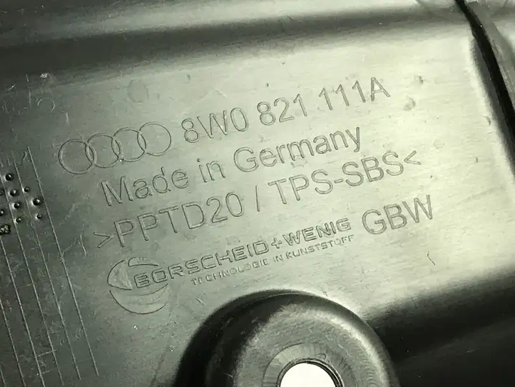 Audi A4 S4 B9 8W (2019 - ) 8W0821111A Накладка крыла — фото 3