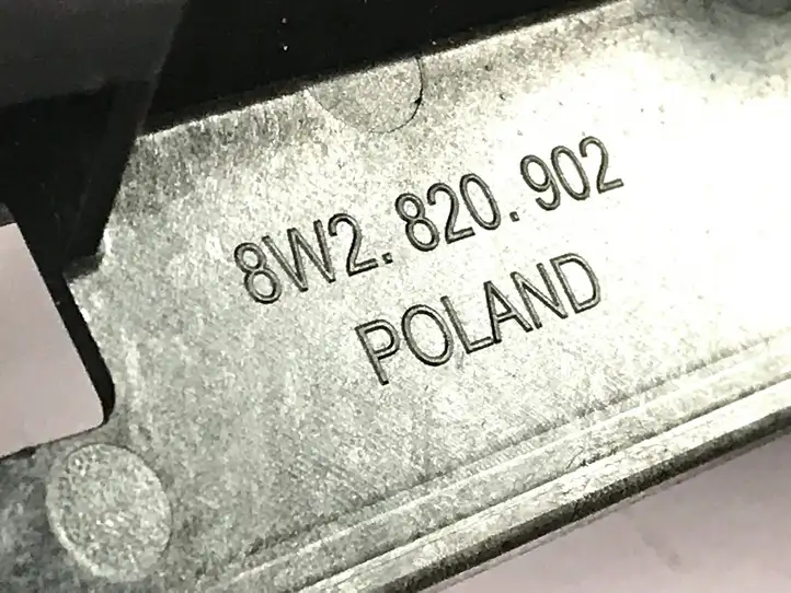 Audi A4 S4 B9 8W (2019 - ) 8W2820901B Воздушная решетка панели — фото 5