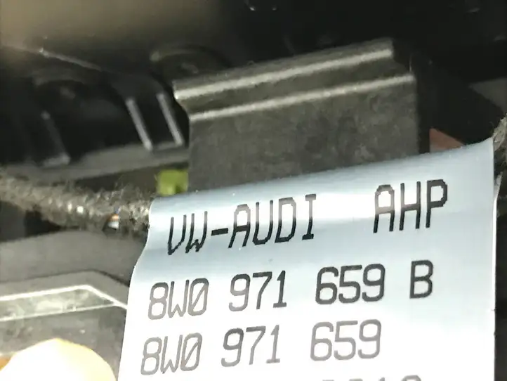 Audi A4 S4 B9 8W (2019 - ) 8W2820901B Воздушная решетка панели — фото 8
