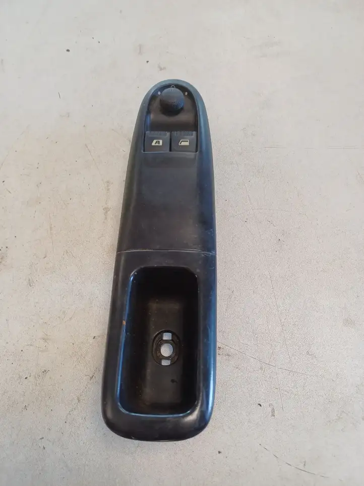 Peugeot 406 (1999 - 2006) 2596604 Блок кнопок стеклоподъемников — фото 1