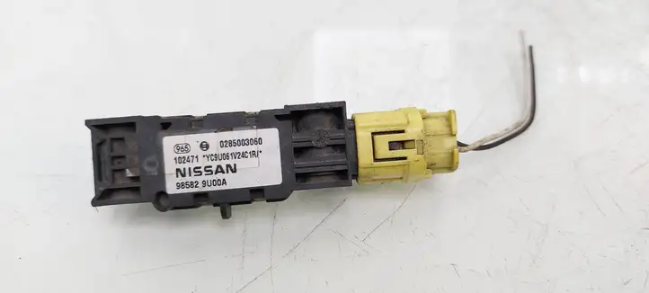 Nissan Note (E11) (2006 - 2014) 985829U00A Датчик удара SRS — фото 1