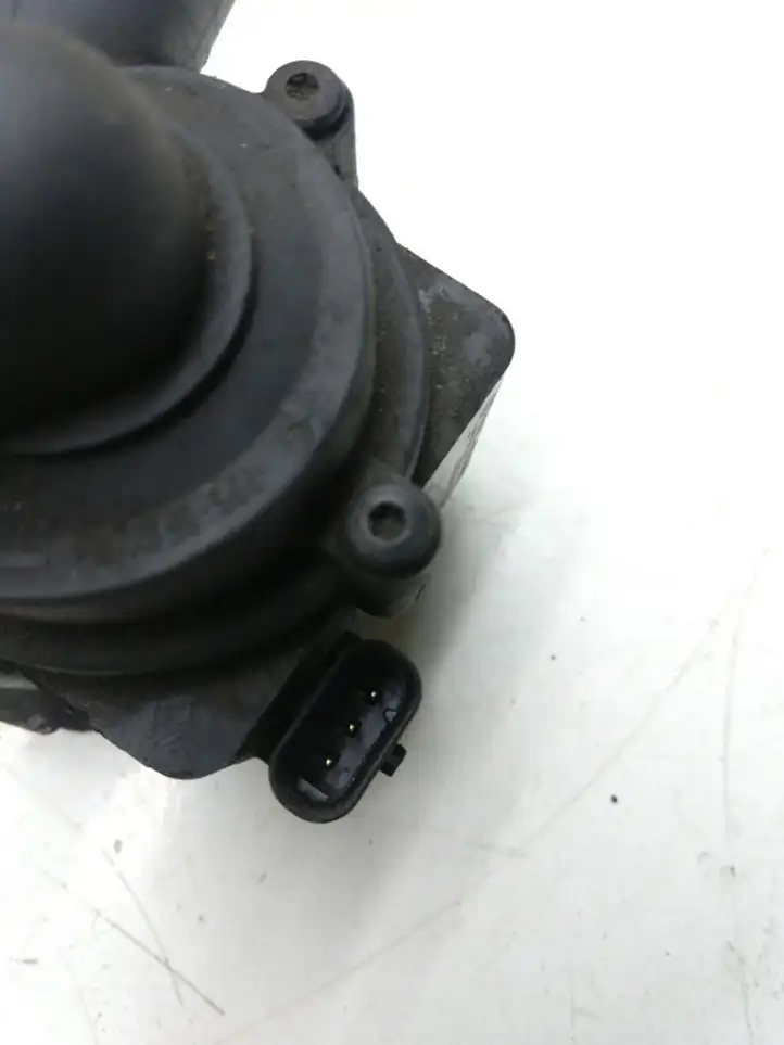 Audi A4 S4 B8 8K (2007 - 2011) 03L965561 Электроциркуляционный насос — фото 4
