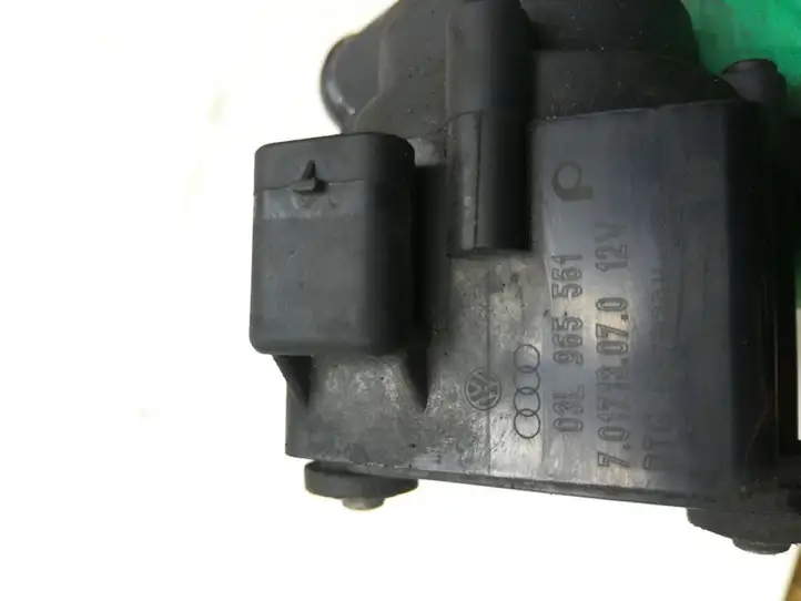 Audi A4 S4 B8 8K (2007 - 2011) 03L965561 Электроциркуляционный насос — фото 5