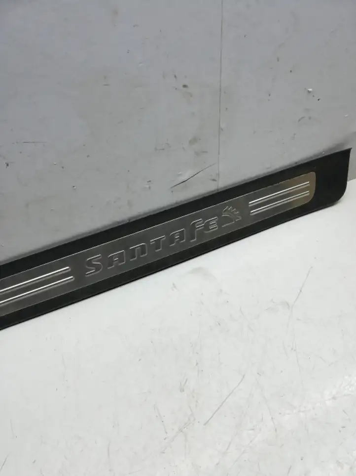Hyundai Santa Fe (2005 - 2009) 858712B000 Внутренняя отделка переднего порога — фото 2