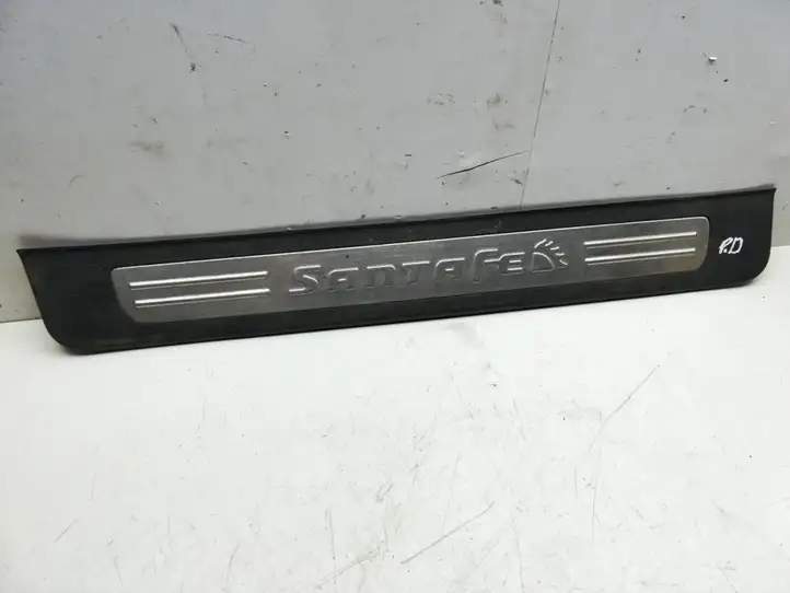 Hyundai Santa Fe (2005 - 2009) 858812B000 Внутренняя отделка переднего порога — фото 1