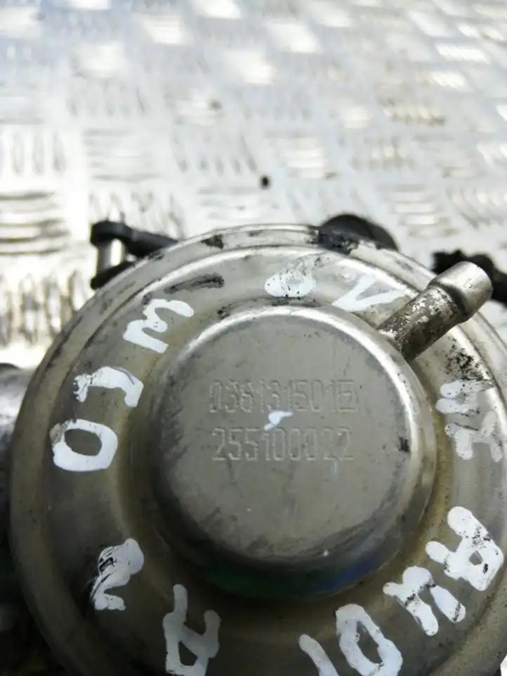 Audi A3/S3 8L (2000 - 2003) 038129637B Дроссельная заслонка — фото 4