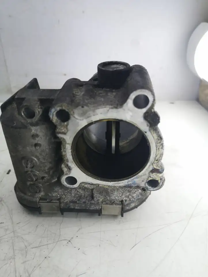 Nissan Qashqai (2006 - 2010) H8200330812 Дроссельная заслонка — фото 3