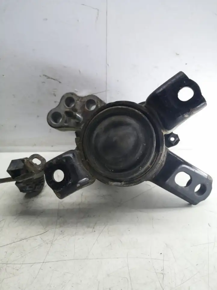 Toyota Auris 150 (2006 - 2012) Опора двигателя — фото 3