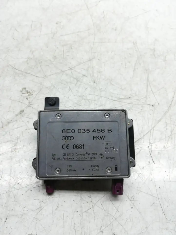 Audi A4 S4 B7 8E 8H (2004 - 2009) 8E0035456B Усилитель антенны — фото 1