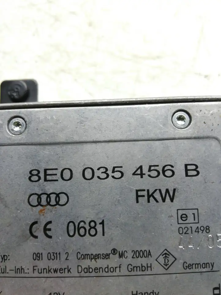 Audi A4 S4 B7 8E 8H (2004 - 2009) 8E0035456B Усилитель антенны — фото 7
