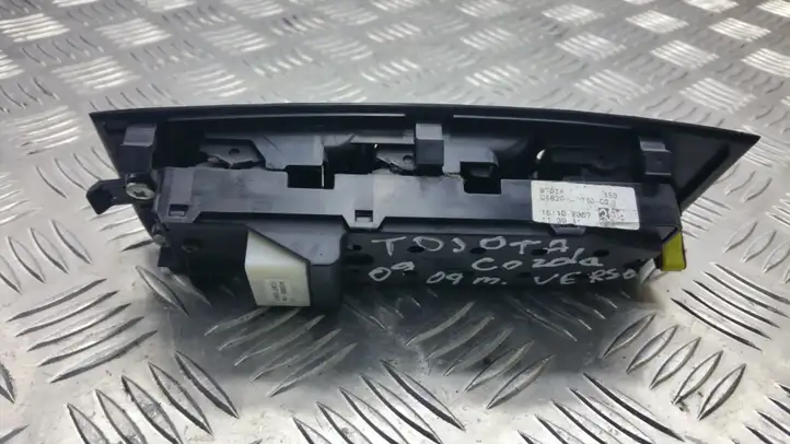 Toyota Corolla Verso AR10 (2004 - 2009) 848200F010 Блок кнопок стеклоподъемников — фото 5