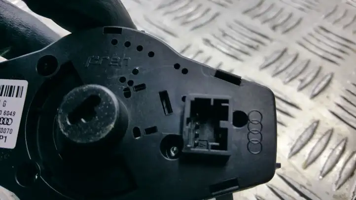 Audi A4 S4 B8 8K (2007 - 2011) 8K0941531G Включатель фонарей — фото 4