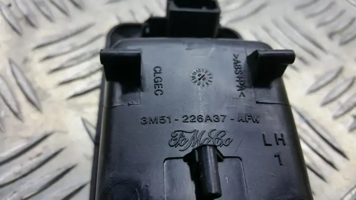 Ford Kuga I (2008 - 2012) 3M51226A37AWF Кнопка стеклоподъемников — фото 6