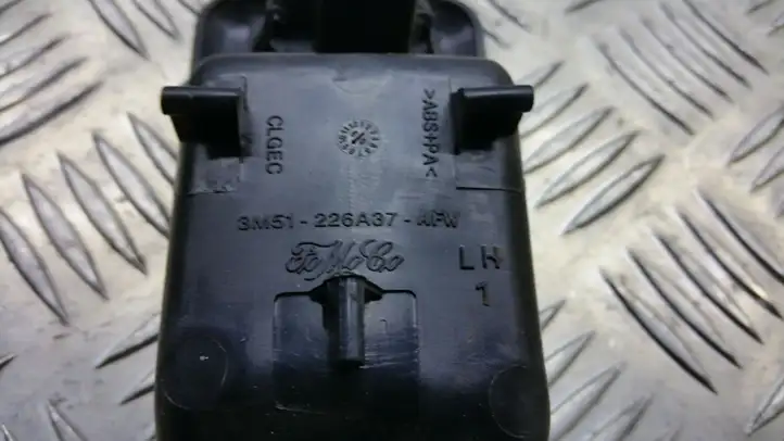 Ford Kuga I (2008 - 2012) 3M51226A37AFW Кнопка стеклоподъемников — фото 3