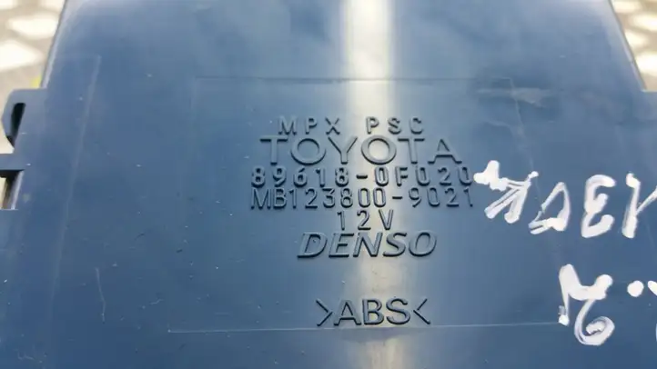 Toyota Corolla Verso AR10 (2004 - 2009) 896180F020 Блок управления зажиганием — фото 3