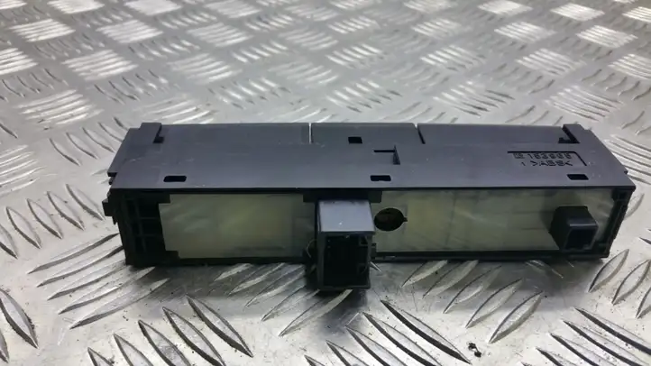 Toyota Corolla Verso AR10 (2004 - 2009) 153965 Включатель аварийных фонарей — фото 2