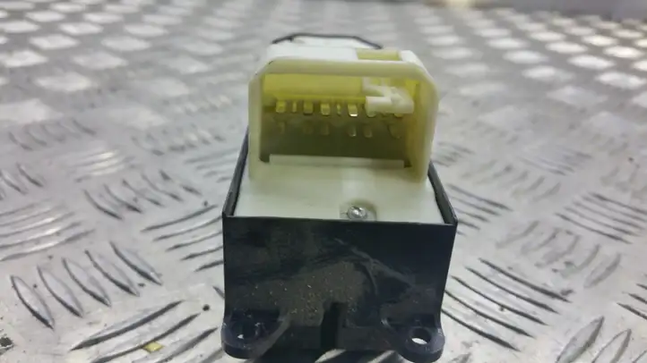 Toyota Auris 150 (2006 - 2012) 192830 Кнопка стеклоподъемников — фото 3