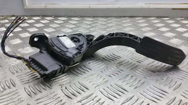 Volvo S60 (2010 - 2013) 31329059 Педаль акселератора — фото 4