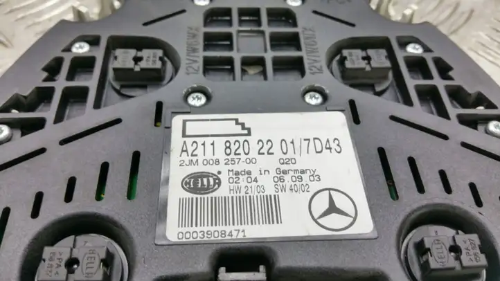Mercedes-Benz E W211 (2002 - 2009) A2118202201 Передняя подсветка — фото 3