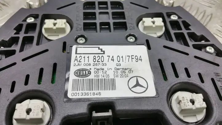 Mercedes-Benz E W211 (2002 - 2009) A2118207401 Передняя подсветка — фото 4