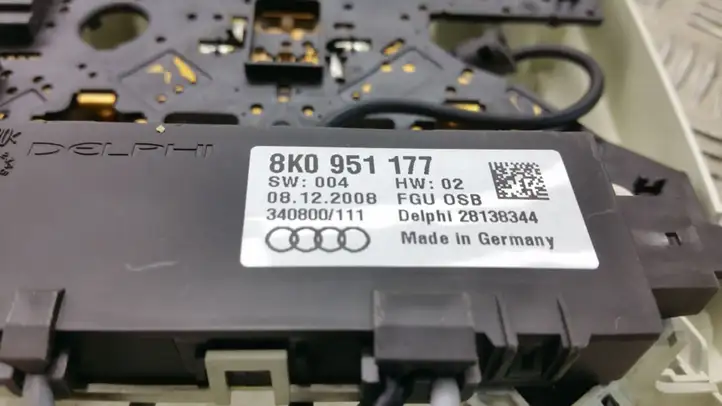 Audi A4 S4 B8 8K (2007 - 2011) 8T0947135B Передняя подсветка — фото 6