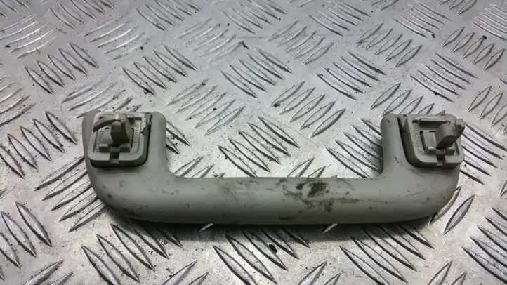 Toyota Auris 150 (2006 - 2012) 6746838010 Потолочная ручка передняя — фото 3