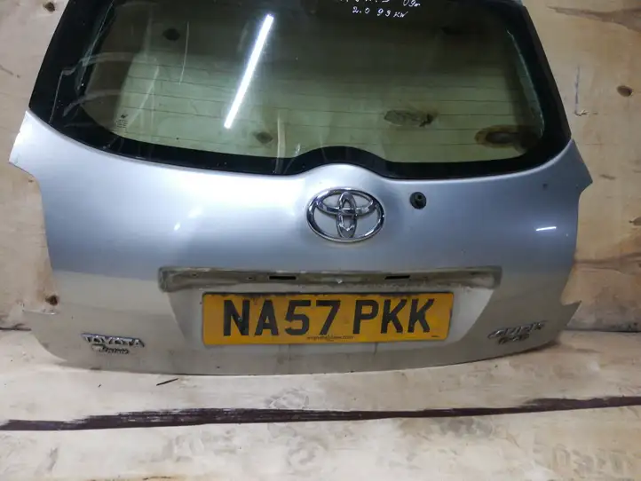 Toyota Auris 150 (2006 - 2012) Крышка багажника — фото 4