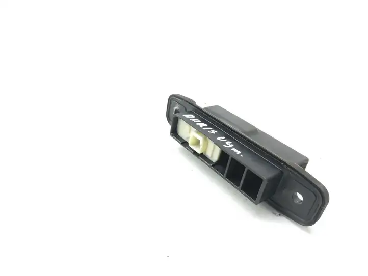 Toyota Auris 150 (2006 - 2012) 0505U76 Кнопка закрытия крышки багажника — фото 4