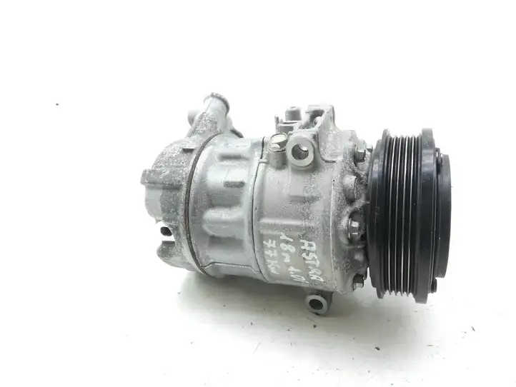 Opel Astra K (2015 - 2020) 39034463 Компрессор (насос) кондиционера воздуха — фото 4