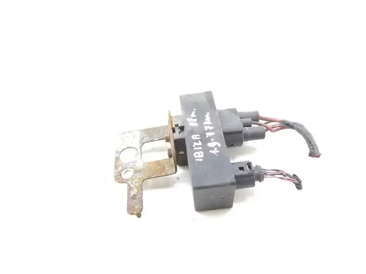 Seat Ibiza III (6L) (2002 - 2008) 1J0919506M Реле вентилятора охлаждения — фото 3