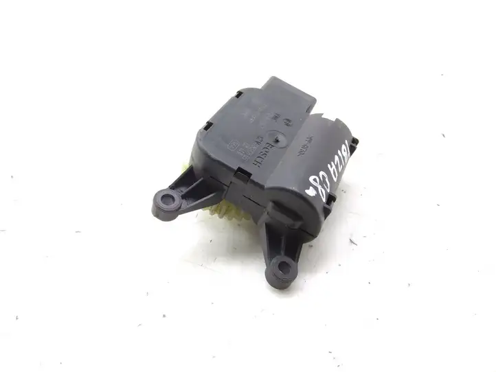 Seat Ibiza III (6L) (2002 - 2008) 0132801357 Двигатель задвижки потока воздуха — фото 2