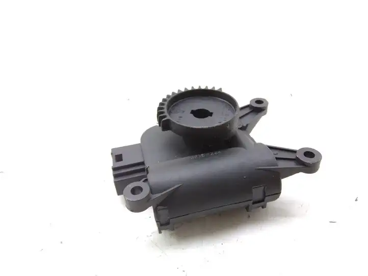 Seat Ibiza III (6L) (2002 - 2008) 0132801357 Двигатель задвижки потока воздуха — фото 1