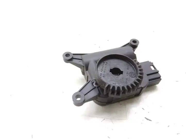 Seat Ibiza III (6L) (2002 - 2008) 0132801357 Двигатель задвижки потока воздуха — фото 3