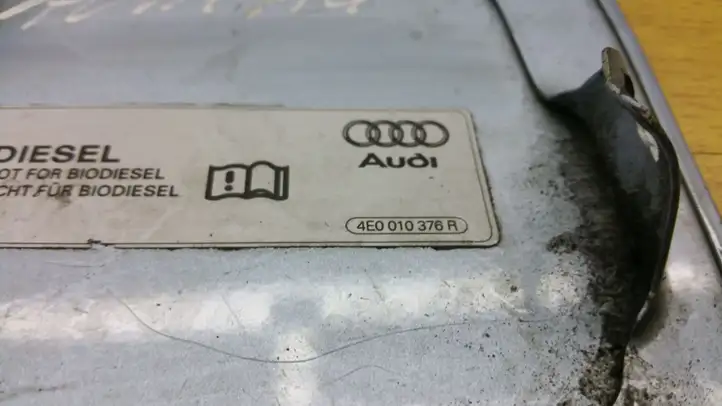 Audi A4 S4 B7 8E 8H (2004 - 2009) 4E0010376R Крышка топливного бака — фото 2