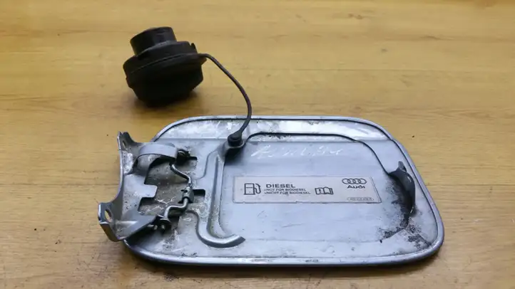 Audi A4 S4 B7 8E 8H (2004 - 2009) 4E0010376R Крышка топливного бака — фото 3