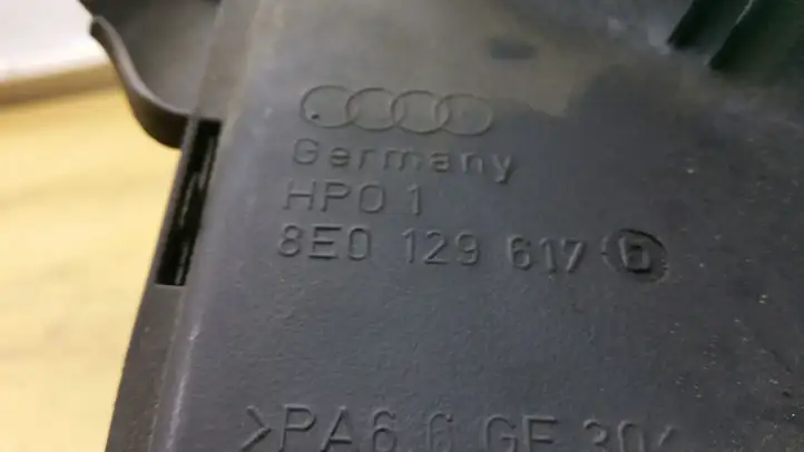 Audi A4 S4 B7 8E 8H (2004 - 2009) 8E0129617 Детали воздухозаборника — фото 4
