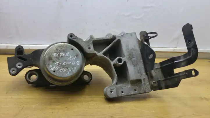 Nissan Qashqai (2006 - 2010) Подушка КПП — фото 1
