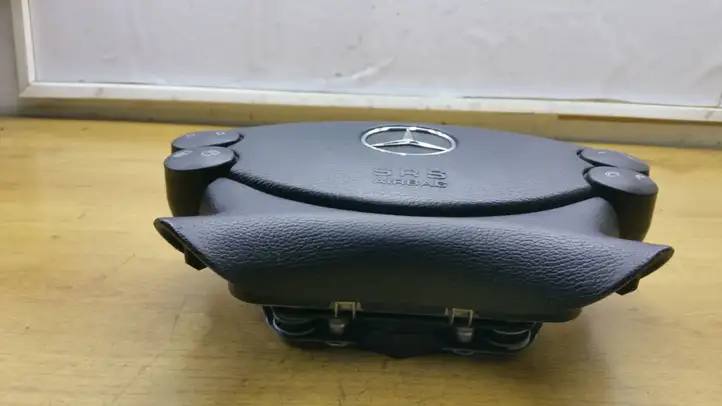 Mercedes-Benz CLS C219 (2003 - 2011) YA3TZB3NCTB Подушка безопасности руля — фото 1