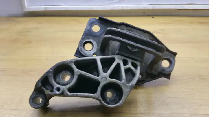 Nissan Qashqai (2006 - 2010) CD130709 Опора двигателя — фото 3