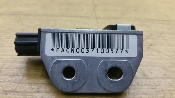 Nissan X-Trail T30 (2001 - 2007) FACN0037100577 Датчик удара SRS — фото 3