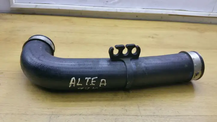 Seat Altea (2004 - 2009) Трубки интеркулера / Шланги интеркулера — фото 1