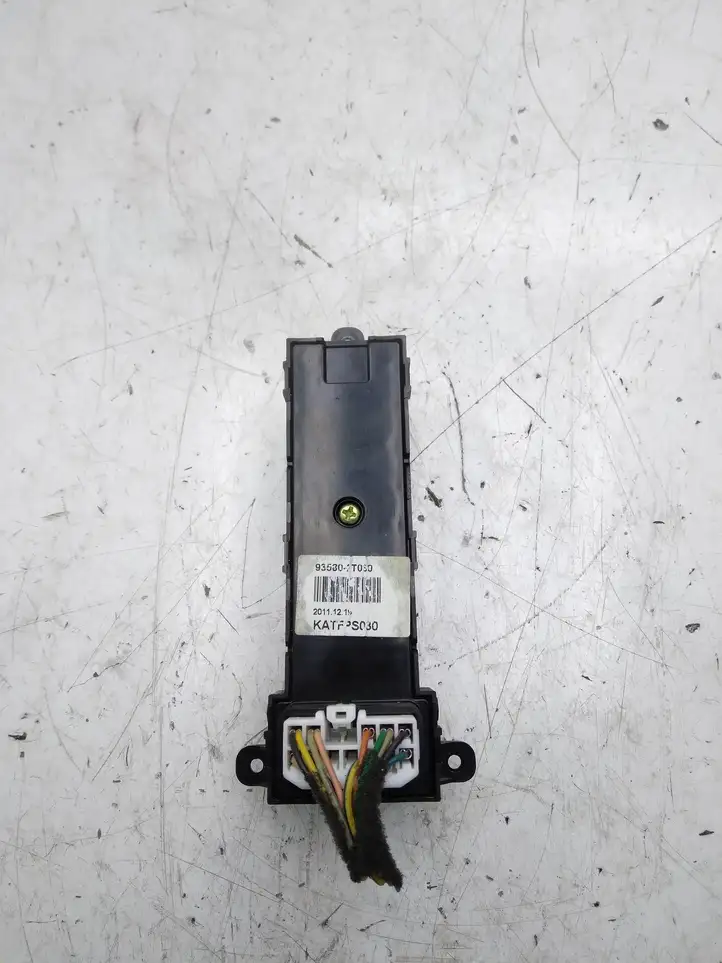 Kia Optima (2010 - 2013) 935802T030 Кнопка стеклоподъемников — фото 4